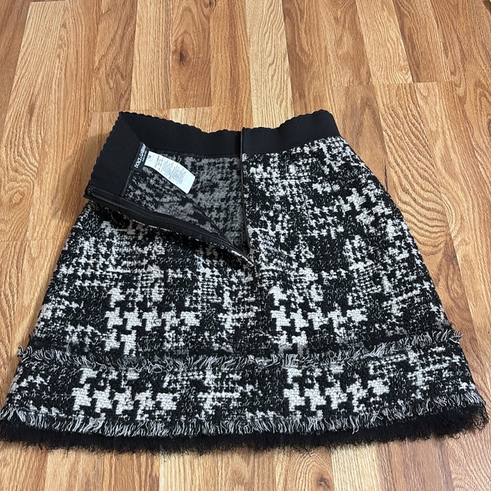 Dolce & Gabbana Black & White A-Line Tweed Short Skirt Size 38/US size2. - Picture 12 of 16